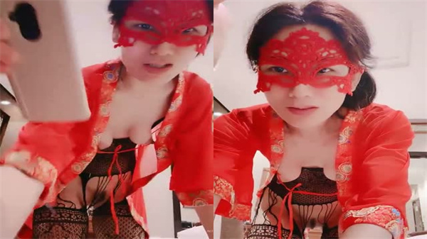 连身网袜爆乳骚妇遭洋老公疯狂抽插，浪叫湿透床单！